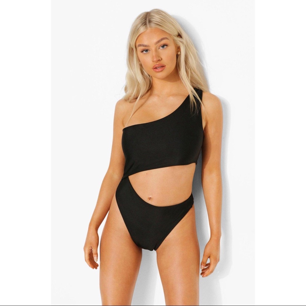 NWT Cut Out One Shoulder Swimsuit Blk sz 6p